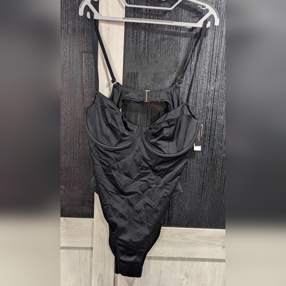 Victoria's Secret Swim Suit One Piece Black XXL.  NWT